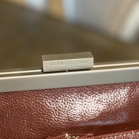 Kenneth Cole New York Brown Leather Shoulder Bag - Picture 10 of 16